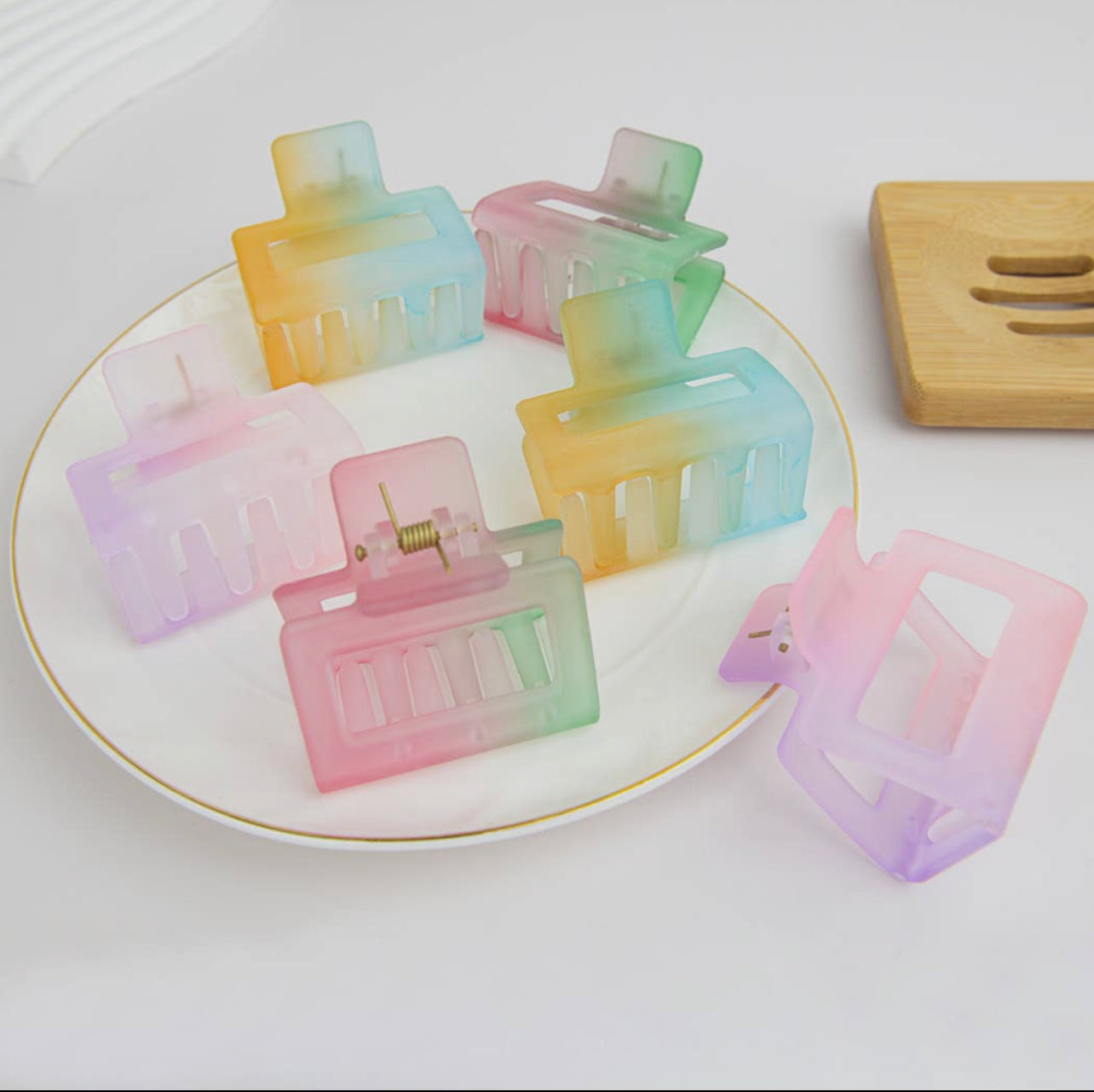 Tie-Dye Clip